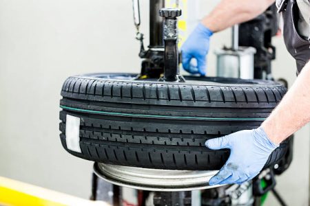 Tenemos las mejores marcas de neumáticos a los mejores precios en taller Jaccars